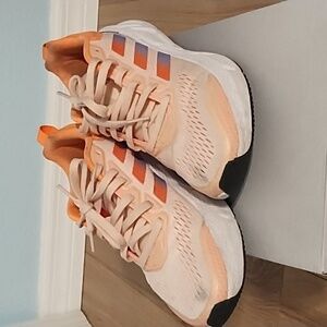 Adidas Questar Orange Women's Size 8.5